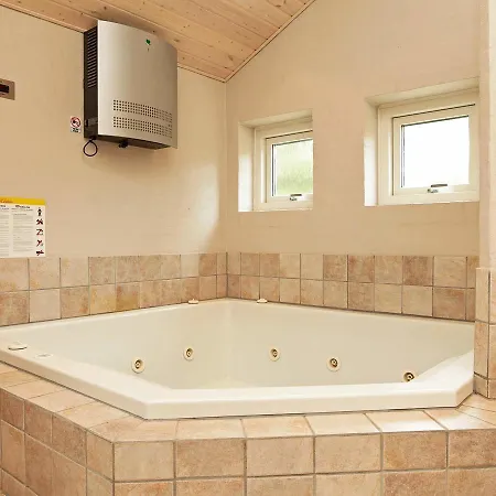 Five Bedroom Holiday In 6 Feriehus