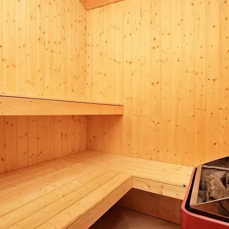 Five Bedroom Holiday In 6 Feriehus Blåvand