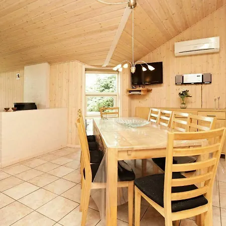 Feriehus Five Bedroom Holiday In 6
