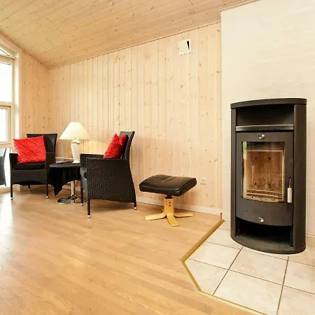 Feriehus Five Bedroom Holiday In 6 Blåvand